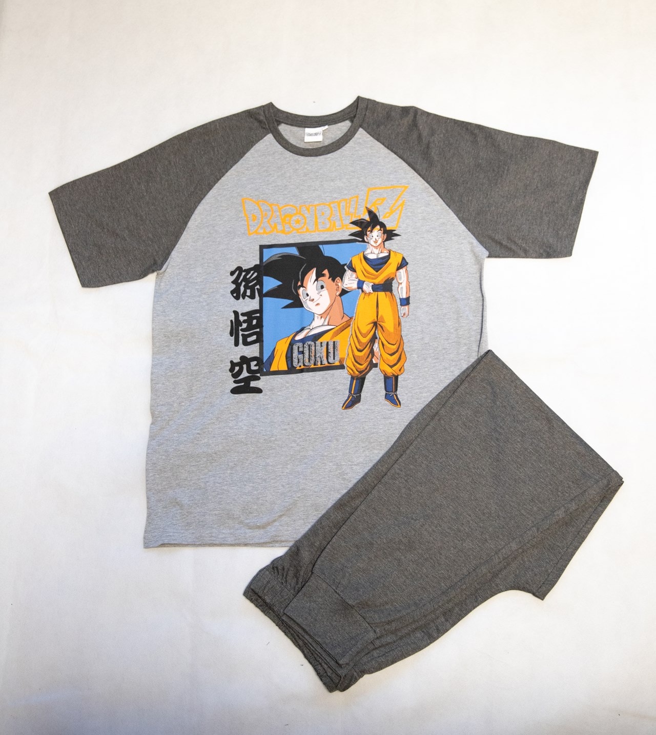 jogger with zipper ankle