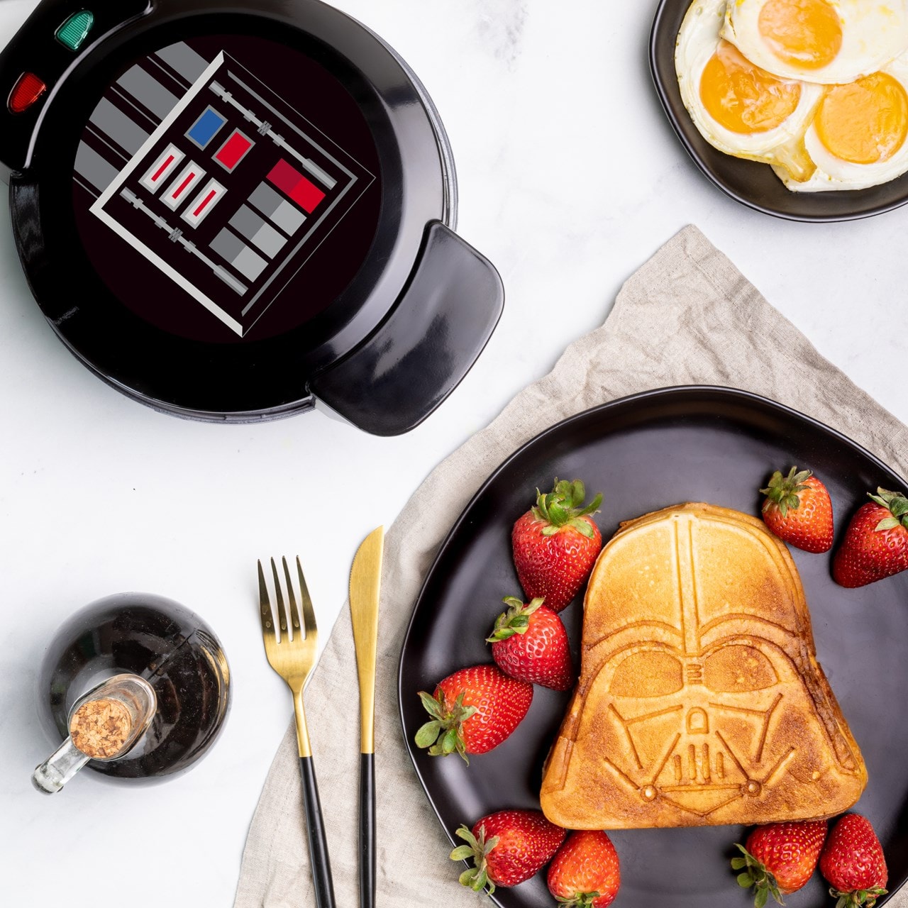 Darth Vader: Star Wars Waffle Maker | Homeware | Free shipping over £20 ...