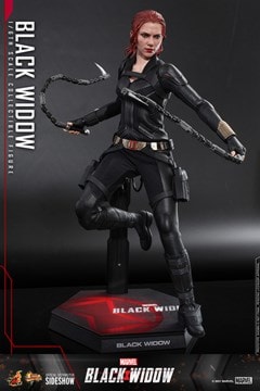 1:6 Black Widow Hot Toys Figure - 3