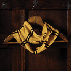 Harry Potter: Hufflepuff House Cowl: Knit Kit: Hero Collector - 2