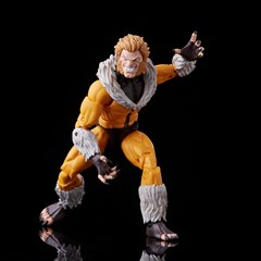 Sabretooth X-Men Hasbro Marvel Legends Action Figure - 2
