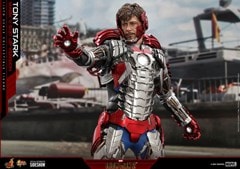 1:6 Tony Stark - Mark V Suit Up Version: Iron Man 2 Hot Toys Figure - 4