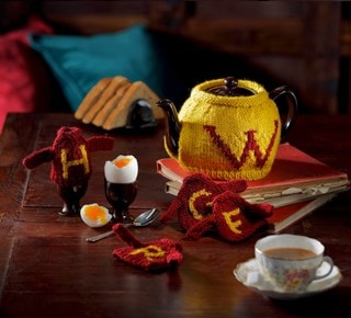Weasley Tea & Egg Cosy: Harry Potter Knit Kit