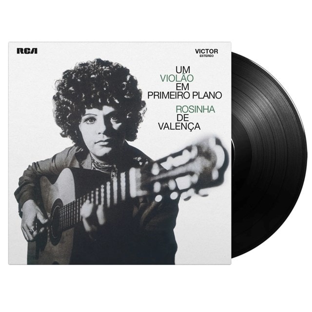 Um Violao Em Primeiro Plano - 2