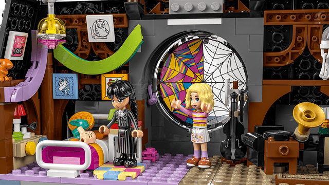 Wednesday & Enid's Dorm Room Wednesday LEGO - 7