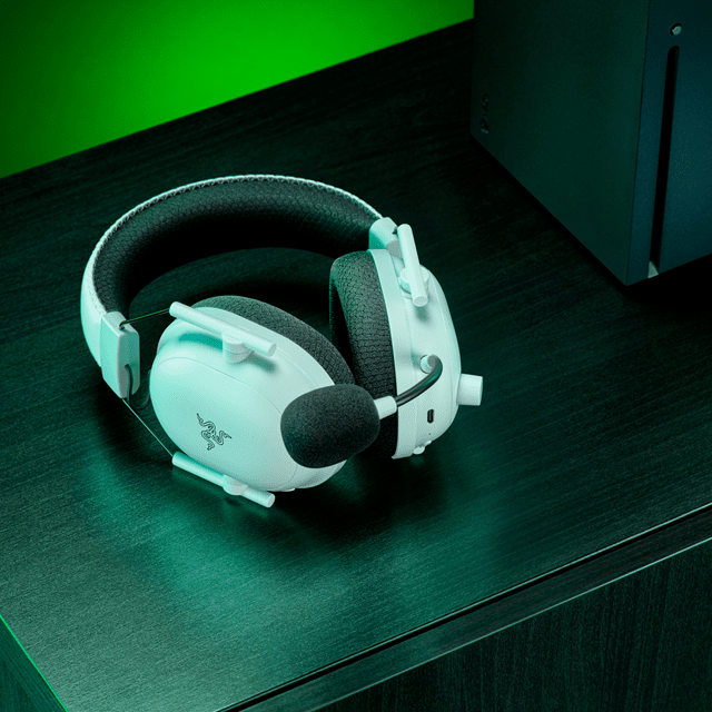 RAZER BlackShark V2 Pro Wireless 7.1 Xbox Gaming Headset - White - 9