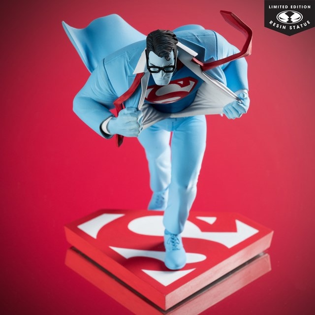 Superman By Clayton Henry Superman Red & Blue DC Direct 1/10 McFarlane Resin Statue - 8