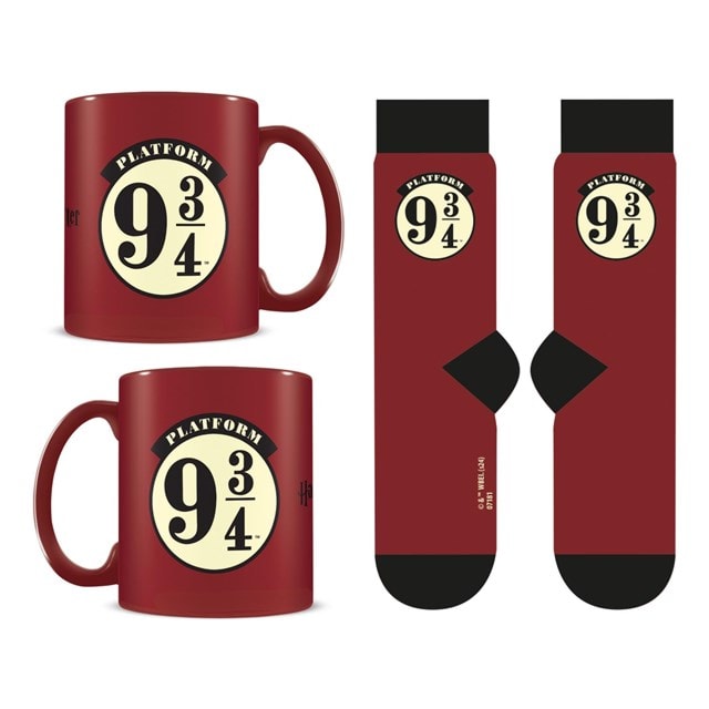 Platform 9 3/4 Sign Harry Potter Mug & Sock Set - 2