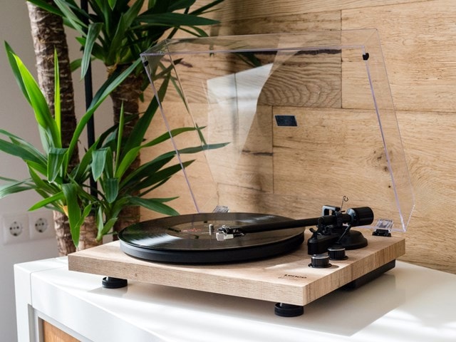 Lenco LBT-188 Pine Bluetooth Turntable - 8