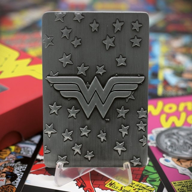 Wonder Woman: DC Comics Limited Edition Ingot Collectible - 2