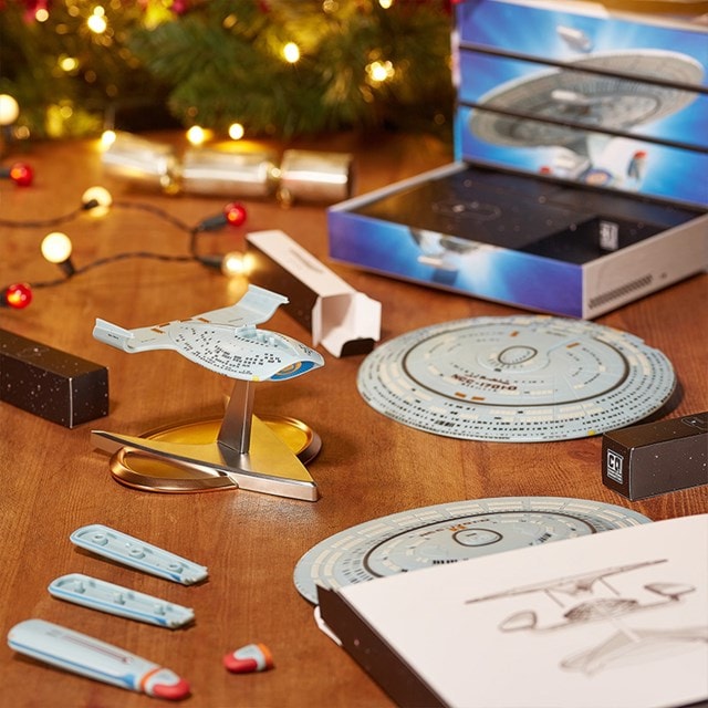 Star Trek USS Enterprise NCC-1701-D Countdown Character - 5