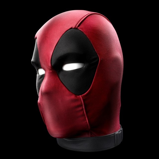 Deadpool Marvel Legends Premium Interactive Electronic Head - 10