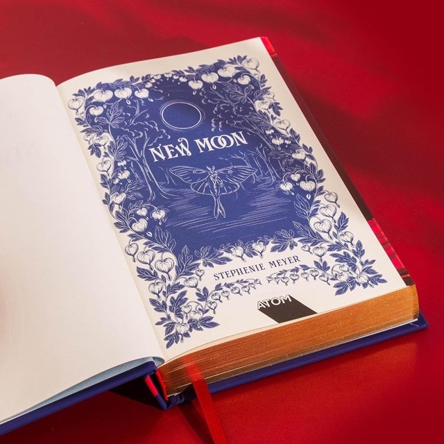 New Moon: Twilight Saga 2 - 20th Anniversary Deluxe Collector's Edition Hardback By Stephenie Meyer - 3