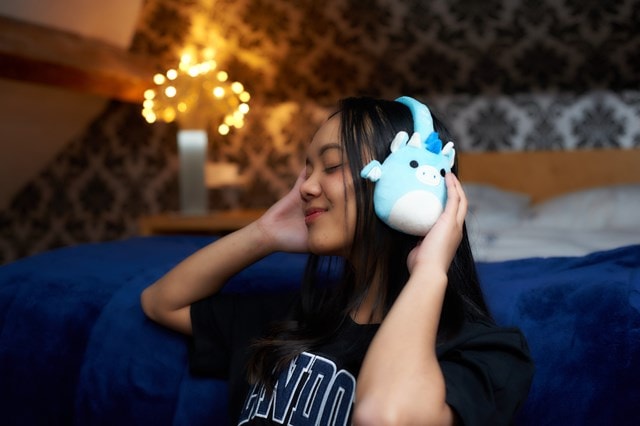 Lazerbuilt Squishmallows Tatiana the Dragon Plush Bluetooth Headphones - 7