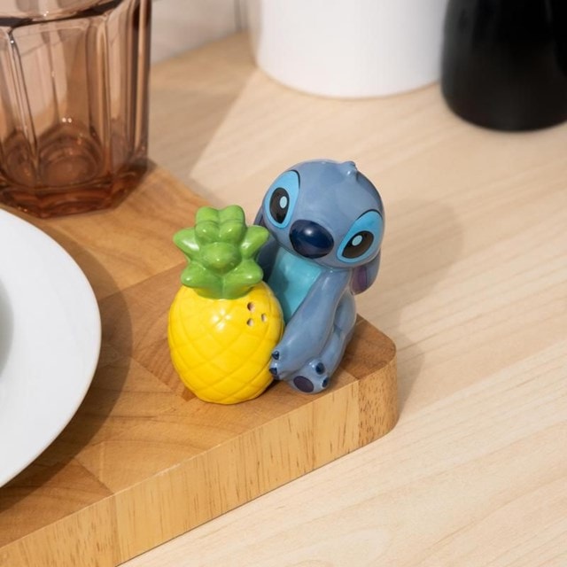 Stitch And Pineapple Lilo & Stitch Salt And Pepper Shakers - 1