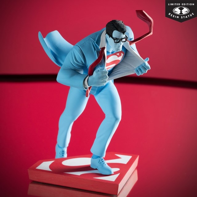 Superman By Clayton Henry Superman Red & Blue DC Direct 1/10 McFarlane Resin Statue - 5