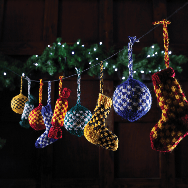 Harry Potter: Christmas Decorations Kit: Knit Kit: Hero Collector
