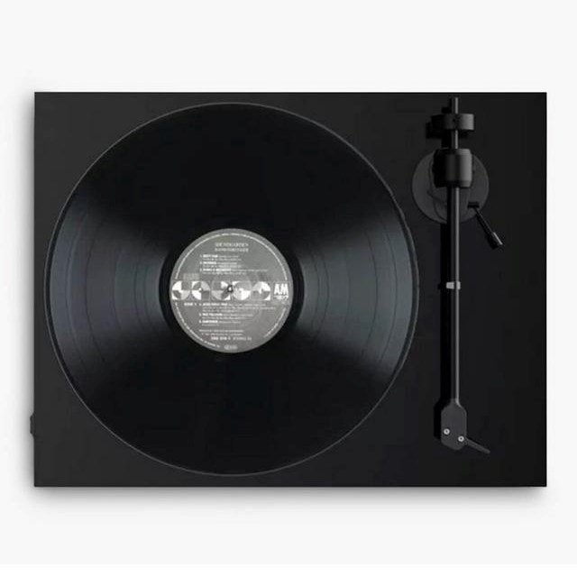 Pro-Ject E1 BT Black Bluetooth Turntable - 2