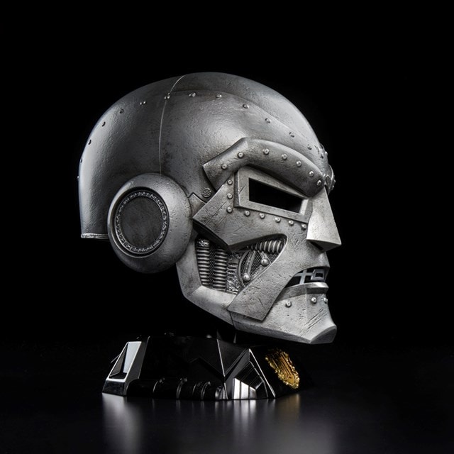 Doctor Doom Fantastic Four Marvel Legends Series Premium Collectable Roleplay Helmet - 22