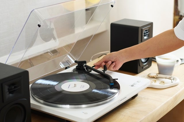 Audio Technica AT-LP70XBT White Bluetooth Turntable - 6