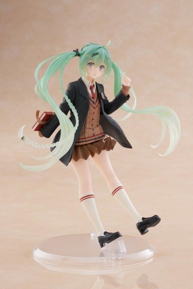 Hatsune Miku Preppy Version Fashion Taito Figurine - 1