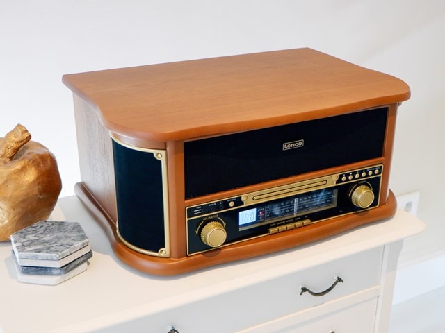 Lenco TCD-2551WD Wood Bluetooth Turntable with FM radio, CD & Cassette - 10