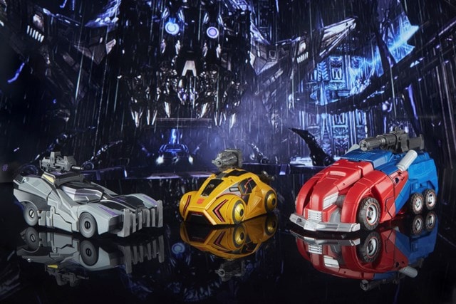 Optimus Prime Transformers Cybertron Studio Series Action Figure - 7