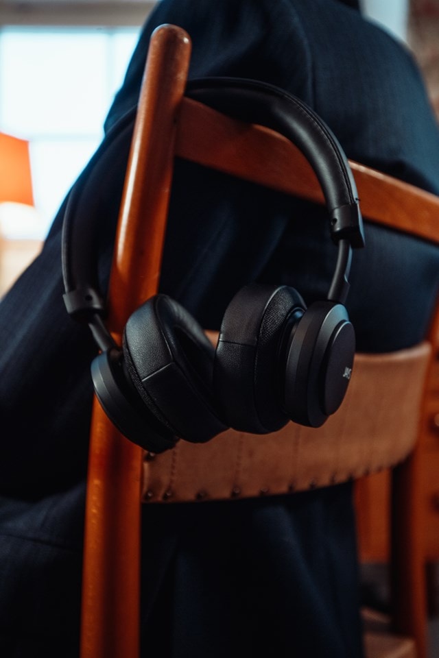 Jays q-Seven Combo Black Noise Cancelling Bluetooth Headphones - 2