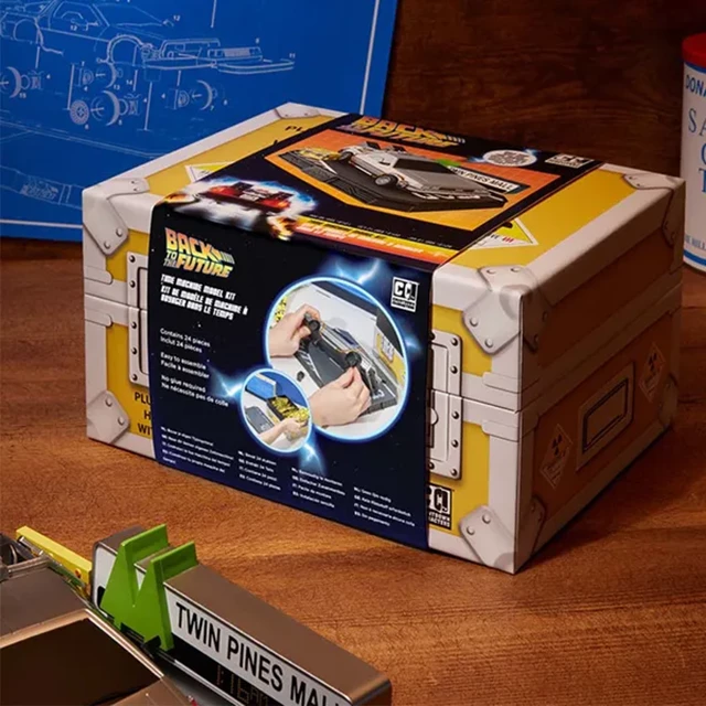 DeLorean Back To The Future Countdown Character Model Kit - 2