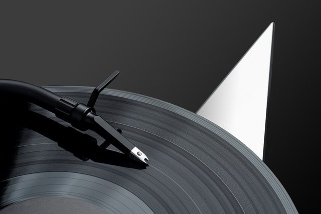 Metallica Pro-Ject Limited Edition Turntable - 10