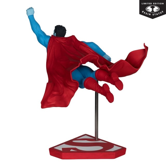 Superman By Lee Bermejo Superman Red & Blue 1/10 Scale McFarlane Resin Statue - 3