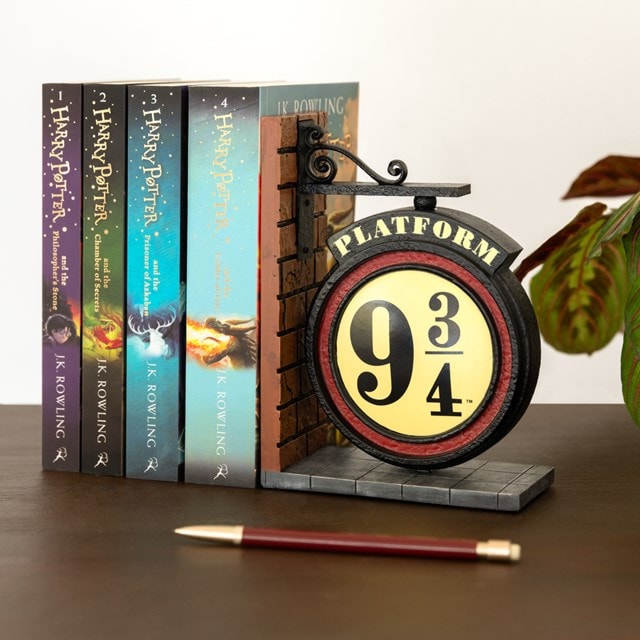 Platform 9 3/4 Harry Potter Bookend - 2