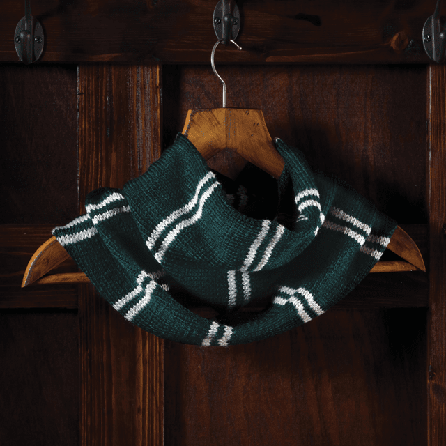 Harry Potter: Slytherin House Cowl: Knit Kit: Hero Collector - 2