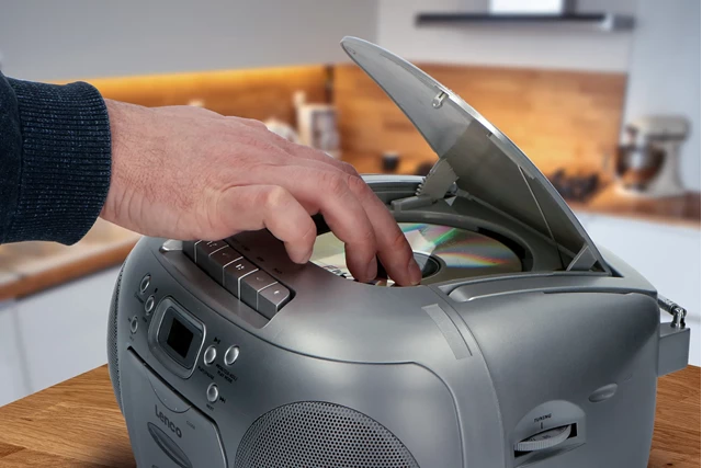 Lenco SCD-420SI Silver CD Player With Cassette & FM Radio - 9