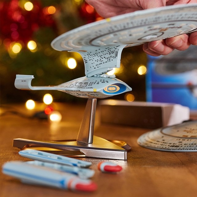 Star Trek USS Enterprise NCC-1701-D Countdown Character - 7