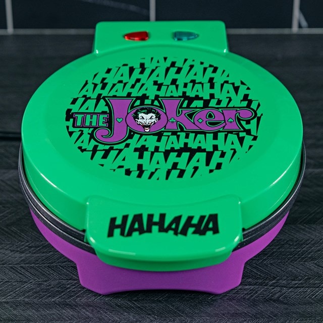 Joker Waffle Maker Uncanny Brands - 2