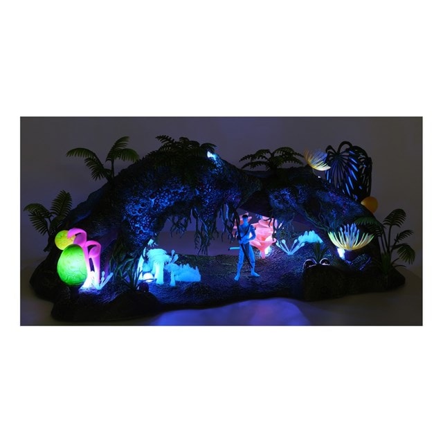 Omatikaya Rainforest With Jake Sully Avatar Figurine - 4