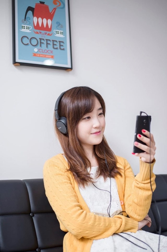 Sony MDRZX110 Black Headphones With Mic - 4