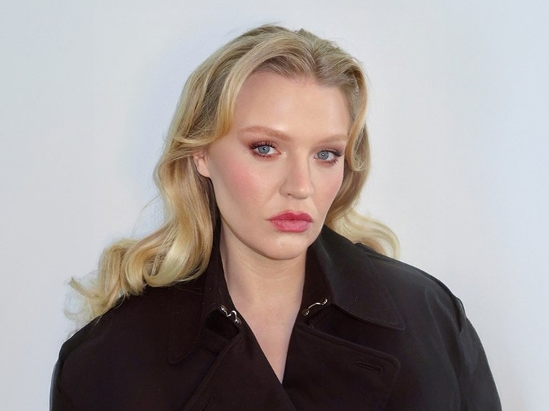 EASY-CRAZY-HOT SPECIAL VINYL (CARBON BLACK Ver.) | HMV Store