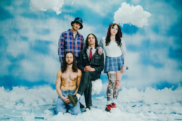 hmv talks to Em Lodge from unpeople: Riffs, Harmonies, and the Path to Their Debut Album